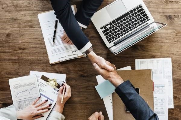 jurusan yang ada bisnis aministration dan communication