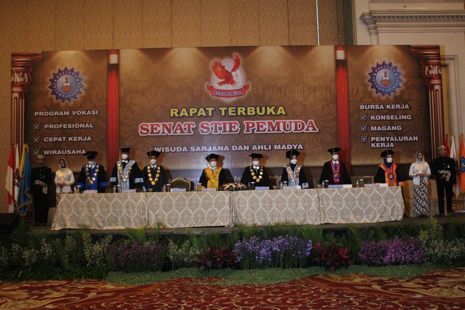 wisuda program profesional polindo