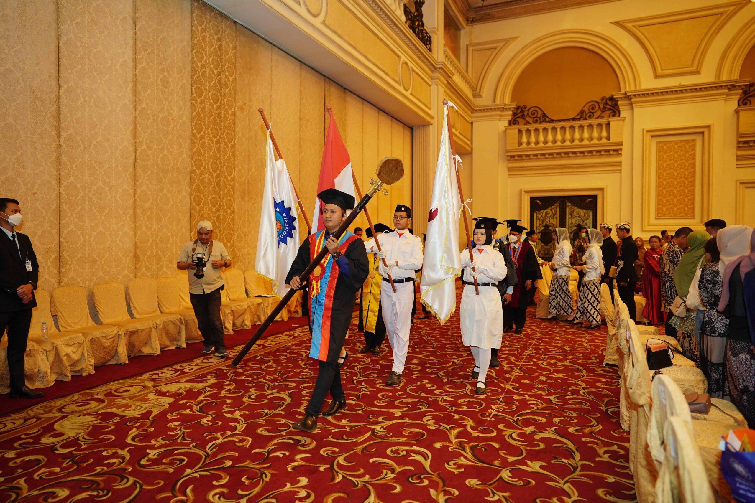 Wisuda Polindo Internasional Surabaya