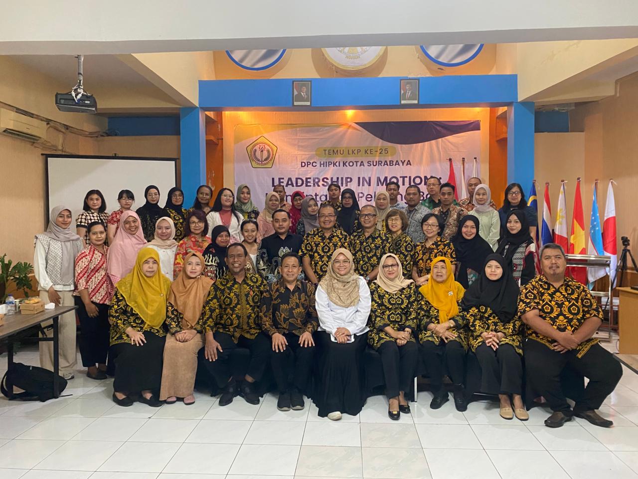 Foto Bersama Seluruh Anggota DPC HIPKI Kota Surabaya di Polindo Internasional 26 November 2025